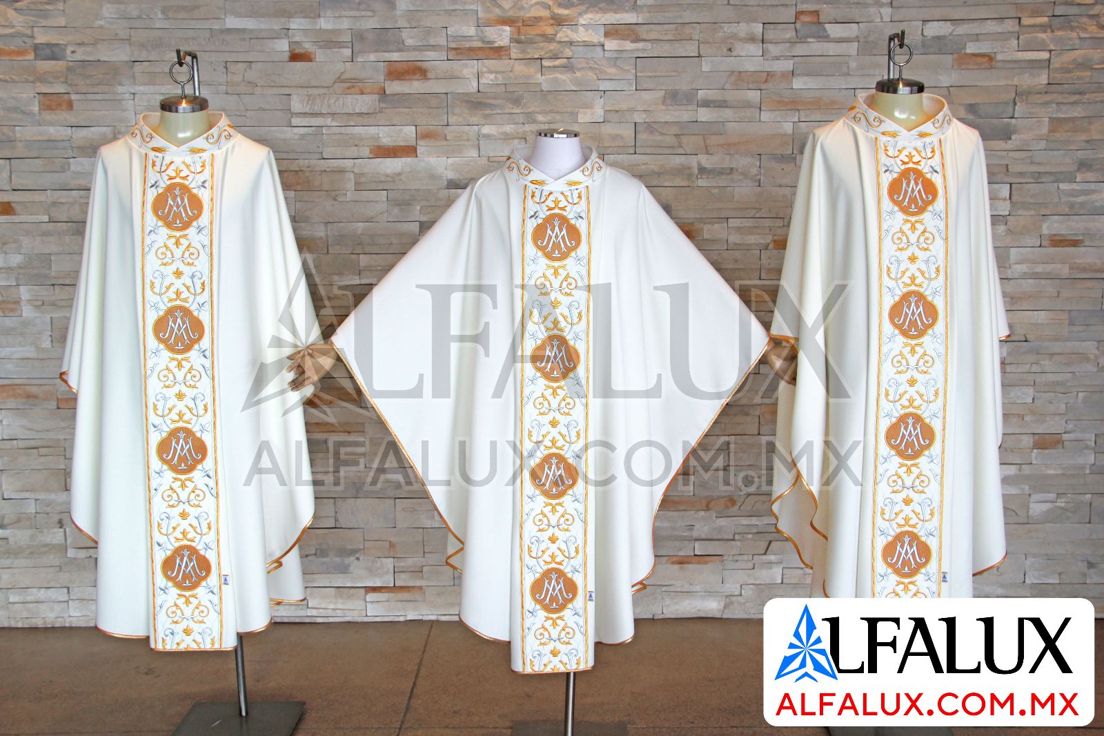 07 JHS MA Alfalux Casulla Central Perla ClloBord Cuello Bordado 102 Tres Casullas